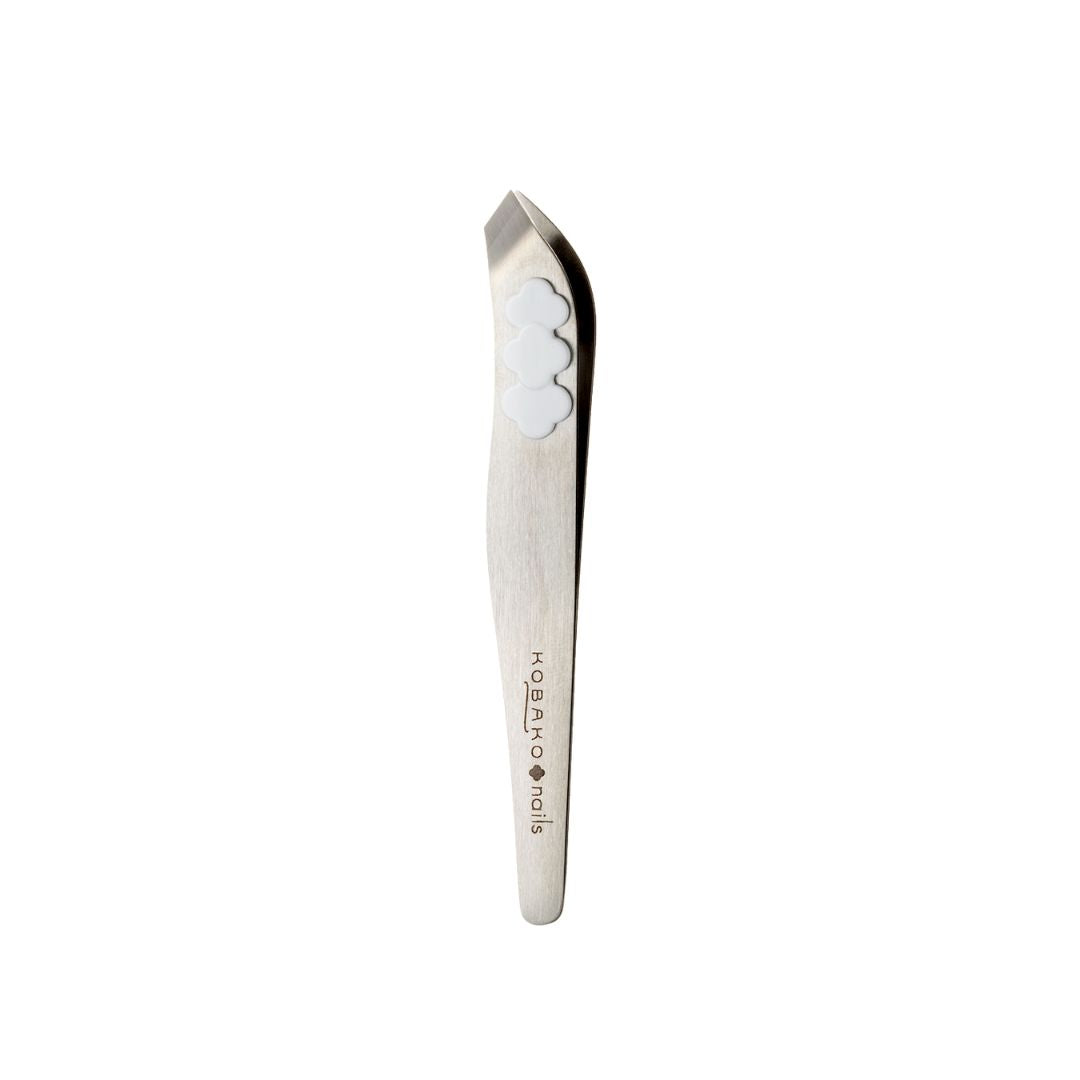 KOBako nails Compact Nippers – edelstahl, weißer Hintergrund – Nagelpflege