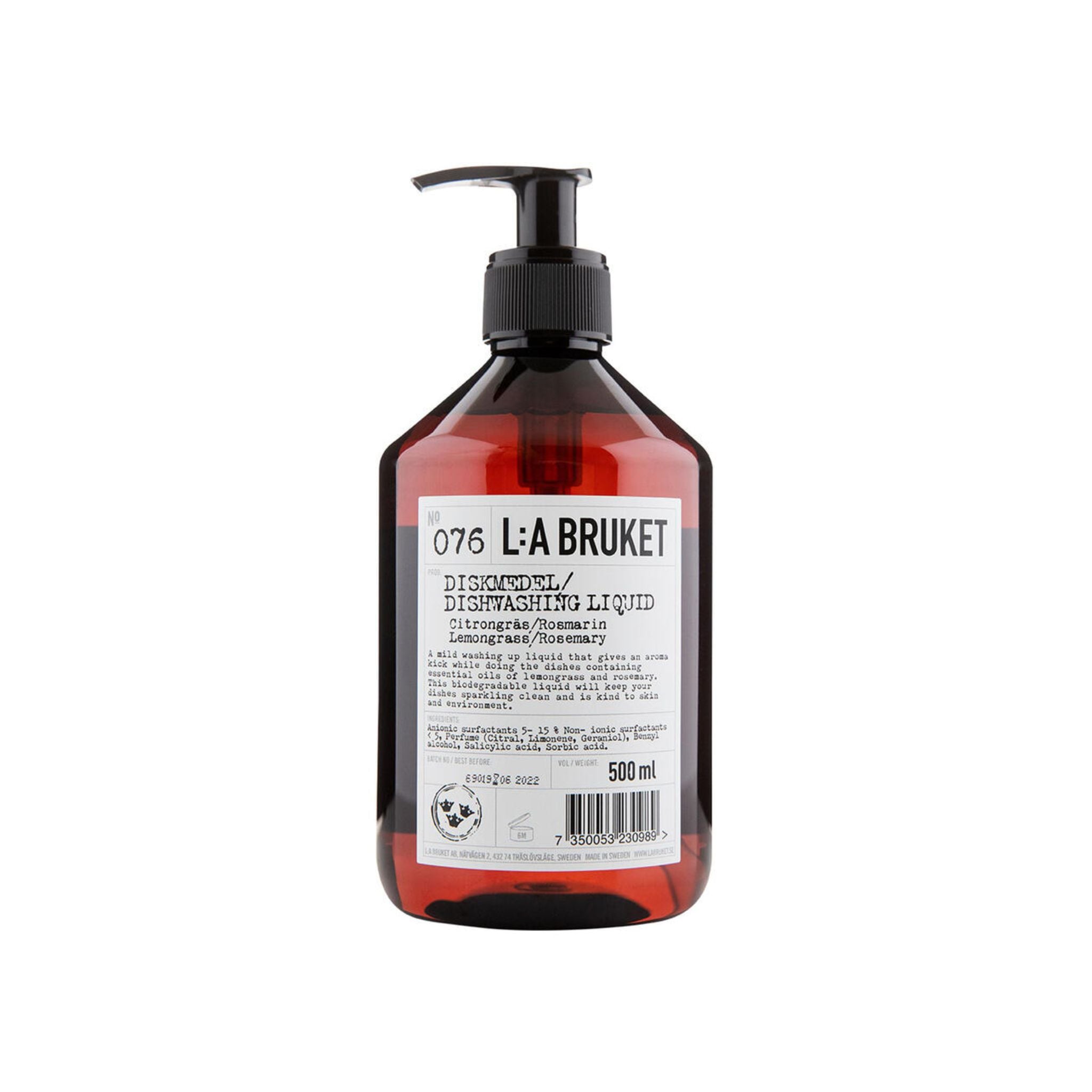 L:A Bruket No. 076 Spülmittel in einer braunen Flasche mit schwarzem Pumpspender, auf weißem Hintergrund.