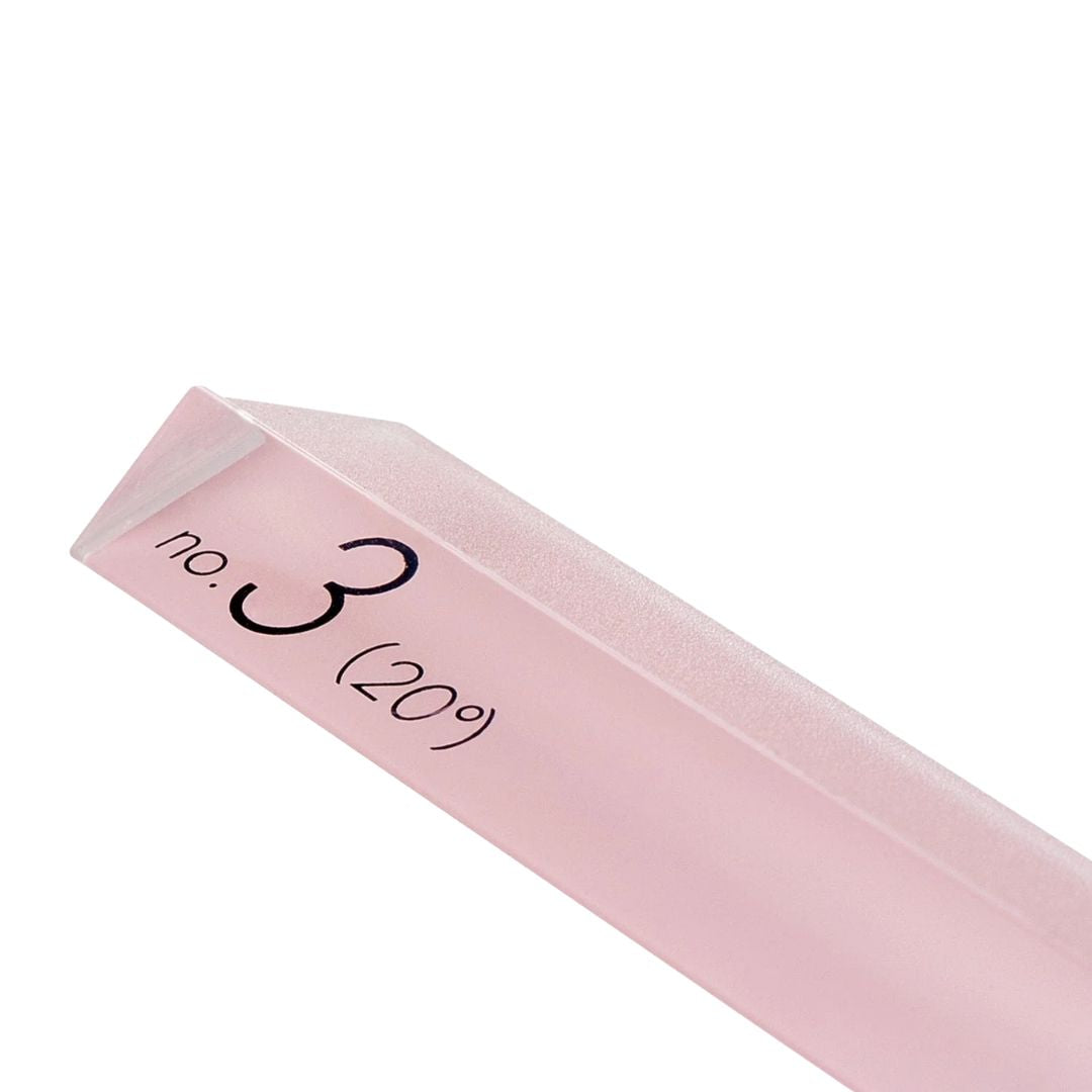 Nail File Oval No.3 Nagelfeile – rosafarbene Glasfeile mit schwarzer Beschriftung, weißer Hintergrund – Nagelpflege