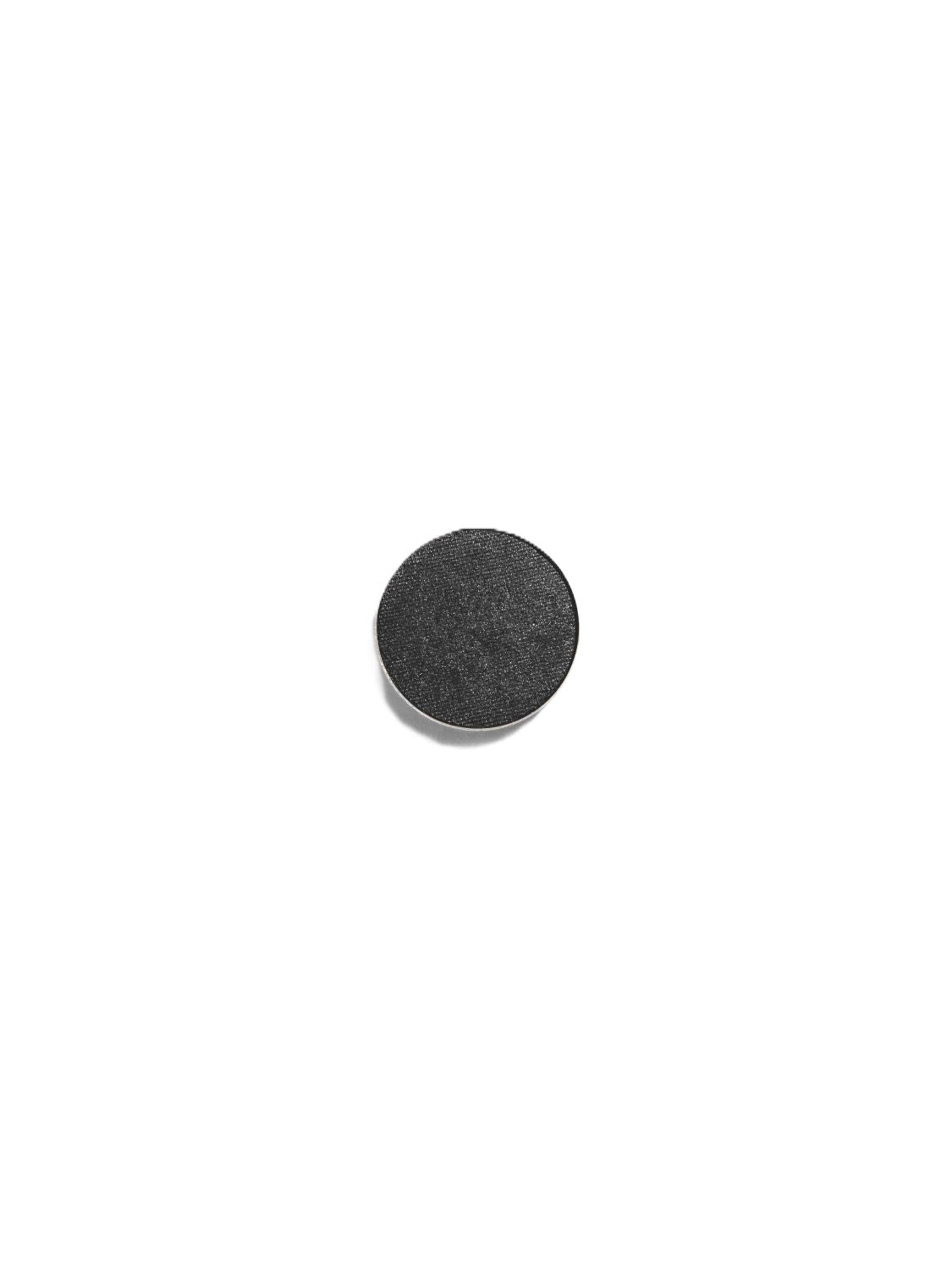 Eye Shadow Onyx Refill – schwarzer Lidschatten in runder Metallverpackung, weißer Hintergrund – Augenmake-up