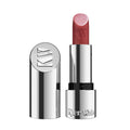 Kjaer Weis Lip Stick Believe – silberner Stift mit rosafarbenem Lippenstift, weißer Hintergrund – Lippenpflege