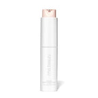 rms beauty Re" Evolve Radiance Locking Primer in weißer Flasche mit Pumpspender auf weißem Grund, Make-up-Base