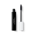 Dr. Hauschka Long Lasting Mascara 01 Schwarz – schwarzer Tubus, weißer Deckel, weißer Hintergrund – Wimpernmakeup