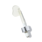 Vitamin C Serum Pipette mit Flüssigkeit und silberner Kappe auf weißem Hintergrund, Hautpflege