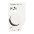 Kjaer Weis Powder Bronzer Nachfüllung – weißes Refill 6 g, runder Puder, weißer Hintergrund – Make-up