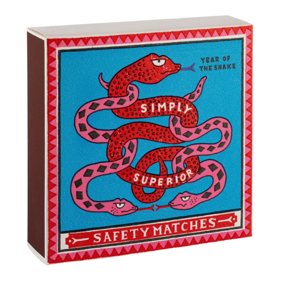 Simply Superior Year of the Snake – Streichholzschachtel mit roter Schlange auf blauem Hintergrund – Deko