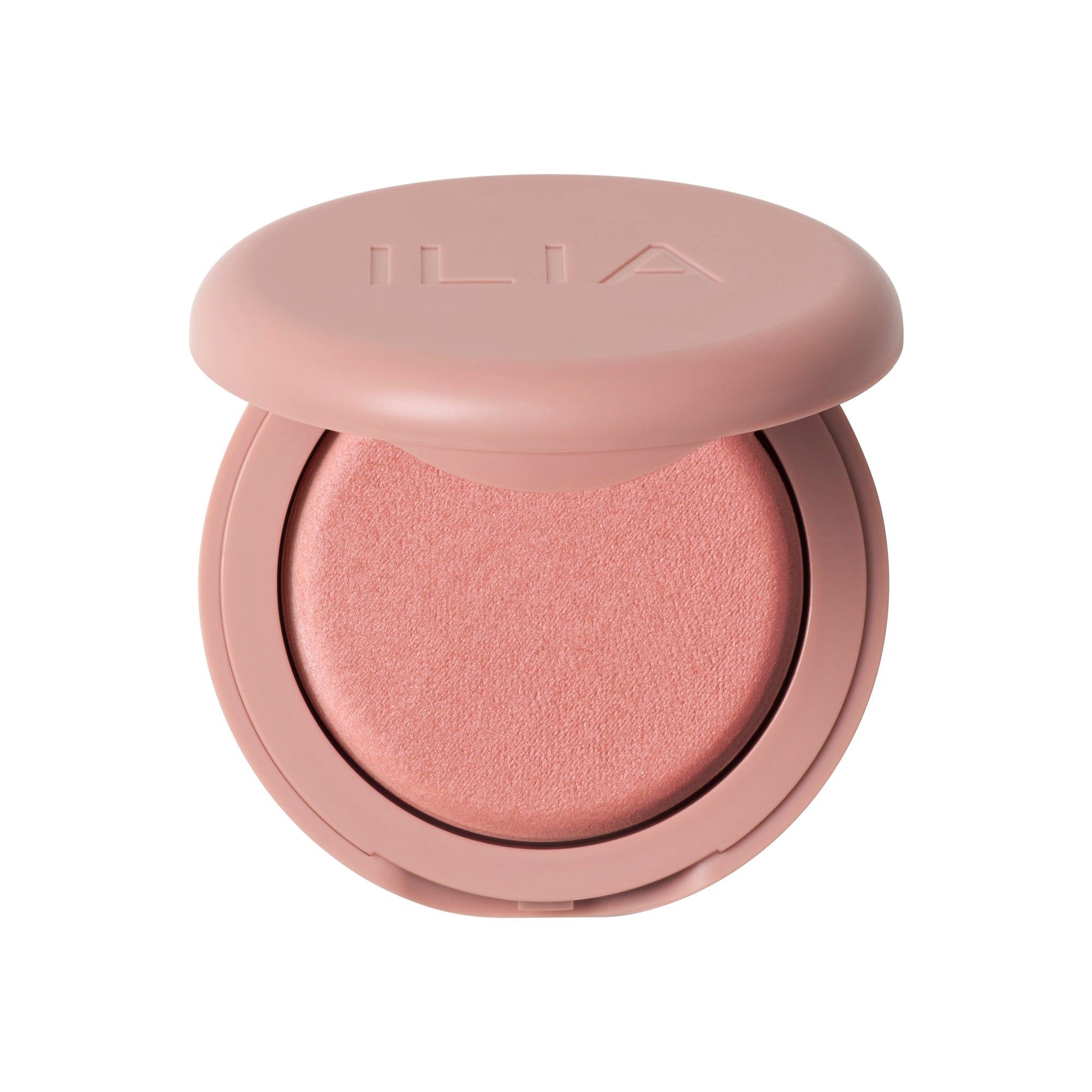 ILIA Soft Focus Blurring Blush in rosa rundem Tiegel auf weißem Hintergrund, Make-up
