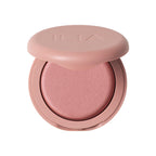 ILIA Soft Focus Blurring Blush in rosa rundem Tiegel mit Deckel auf weißem Hintergrund, Make-up