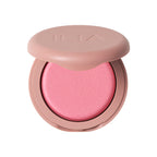 ILIA Soft Focus Blurring Blush in einem rosafarbenen Tiegel auf weißem Hintergrund, Make-up