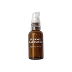 Susanne Kaufmann Hyaluron Serum in Glasflasche mit weißem Pumpspender auf weißem Hintergrund, Hautpflege
