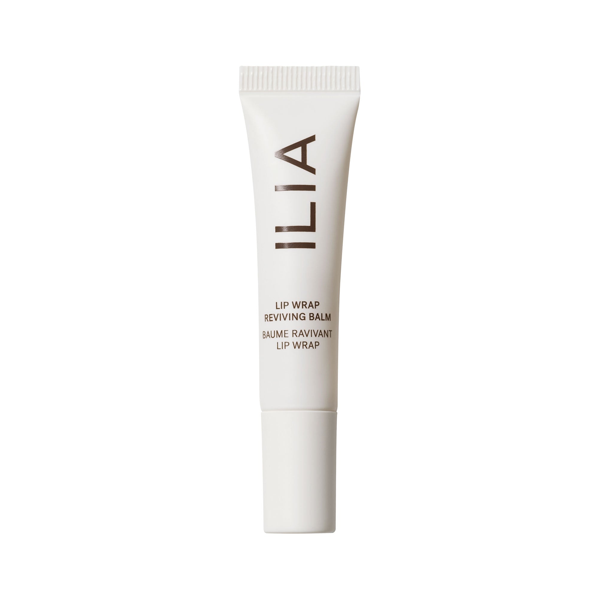 Weiße Tube des ILIA Lip Wrap Reviving Balm mit weißem Verschluss vor weißem Hintergrund, Lippenpflege.
