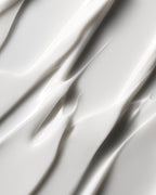 Botanical Face Cream Furora – cremige Textur, weißer Hintergrund – Hautpflege