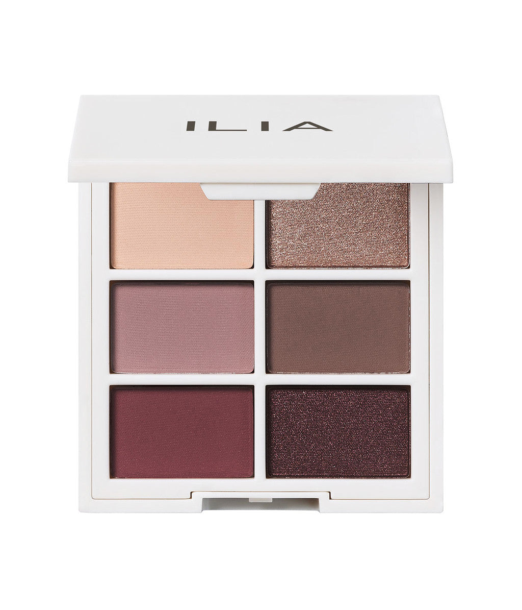 ILIA The Necessary Eyeshadow Palette – weiße Lidschattenpalette mit sechs Farbtönen, weißem Hintergrund – Augenmake-up