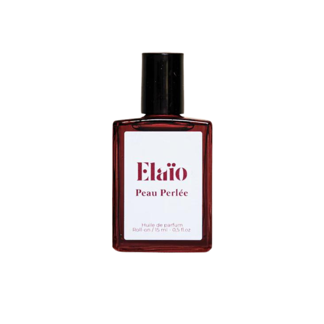 Elaïo Peau Perlée Parfümöl – 15ml Roll-on in dunkelrotem Glasfläschchen mit schwarzem Deckel, weißem Hintergrund – Parfüm