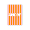 Postkarte Amore mit orange-rosa Längsstreifen auf weißem Hintergrund