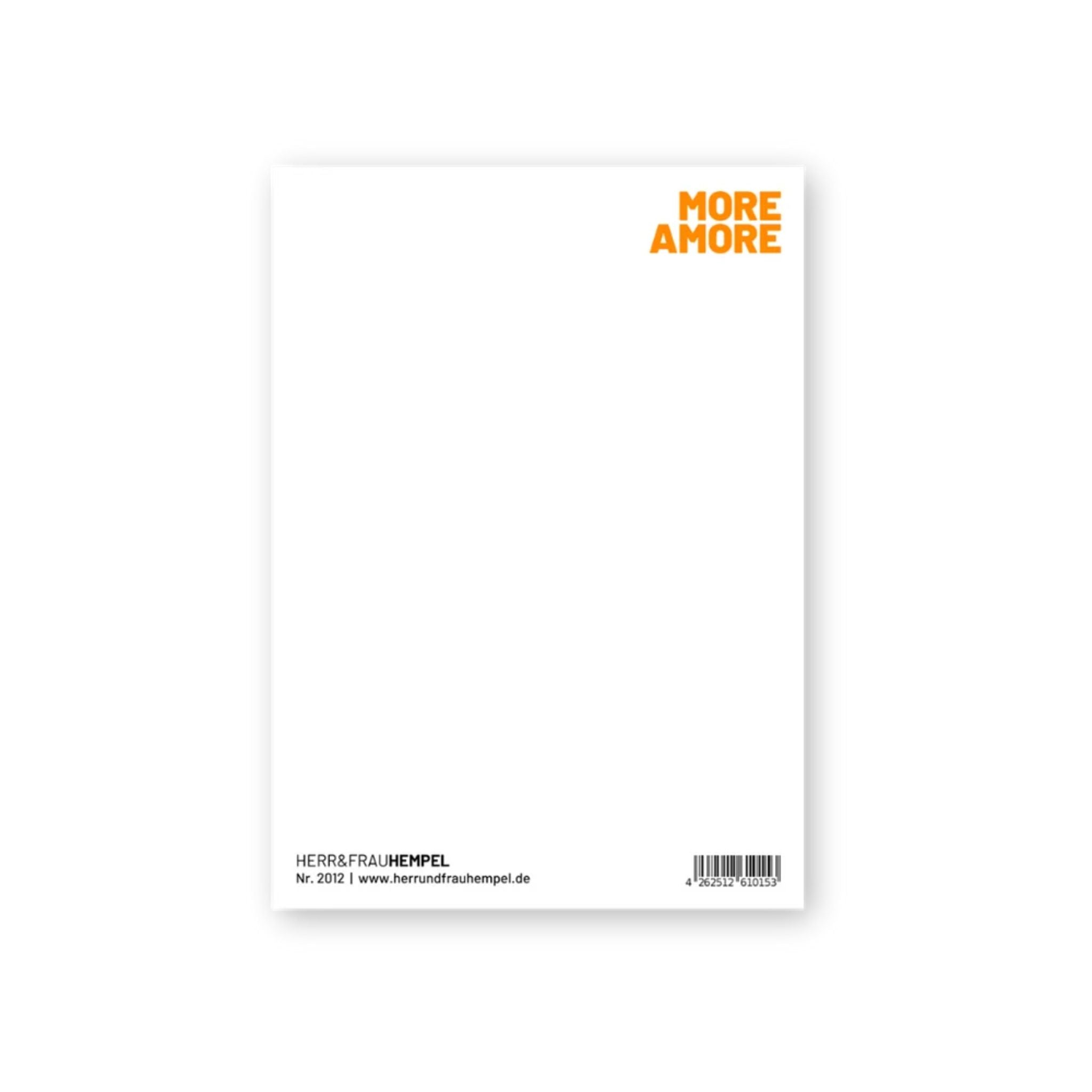Rückseite der Postkarte Amore von Herr&FrauHempel mit orangefarbenem Schriftzug auf weißem Hintergrund