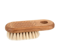 Bath Brush Lovisa – Holzgriff mit Naturborsten, weißer Hintergrund – Körperpflege