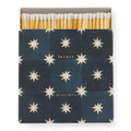 Navy Star Tile Luxus Streichhölzer – dunkelblaue Schachtel mit Sternenmuster, weißem Hintergrund – Deko