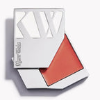 Kjaer Weis Cream Blush Joyful Refill – Metallcase, orangefarbener Blush, weißer Hintergrund