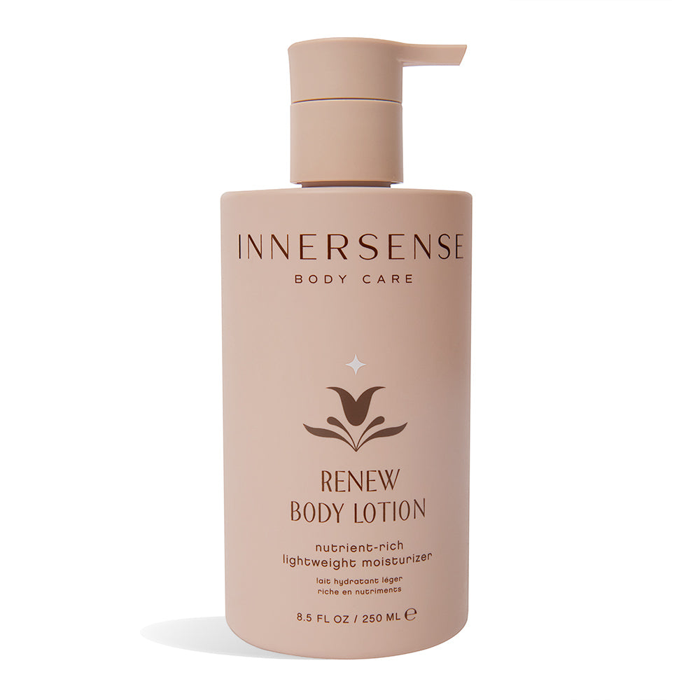 INNERSSENSE Renew Body Lotion – rosafarbene Flasche mit Pumpverschluss, 250 ml, weißer Hintergrund – Körperpflege