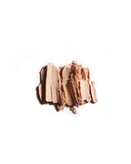 Eye Shadow Cloud Nine Refill – zerkleinerte cremige Textur in warmem Beige auf weißem Hintergrund – Augenmake-up