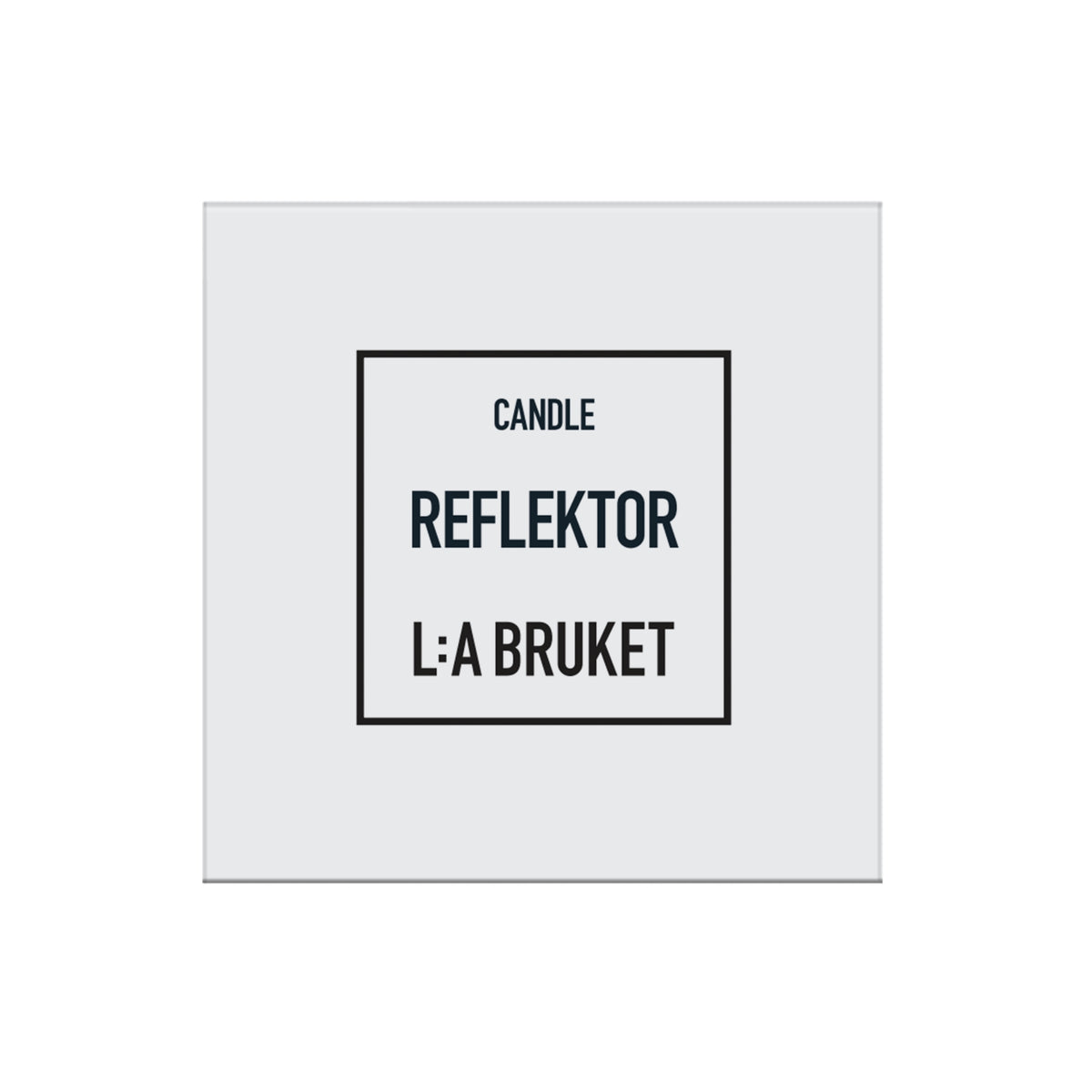 L:A Bruket Candle Reflektor in einer weißen quadratischen Verpackung vor hellem Hintergrund, Home Spa Zubehör.