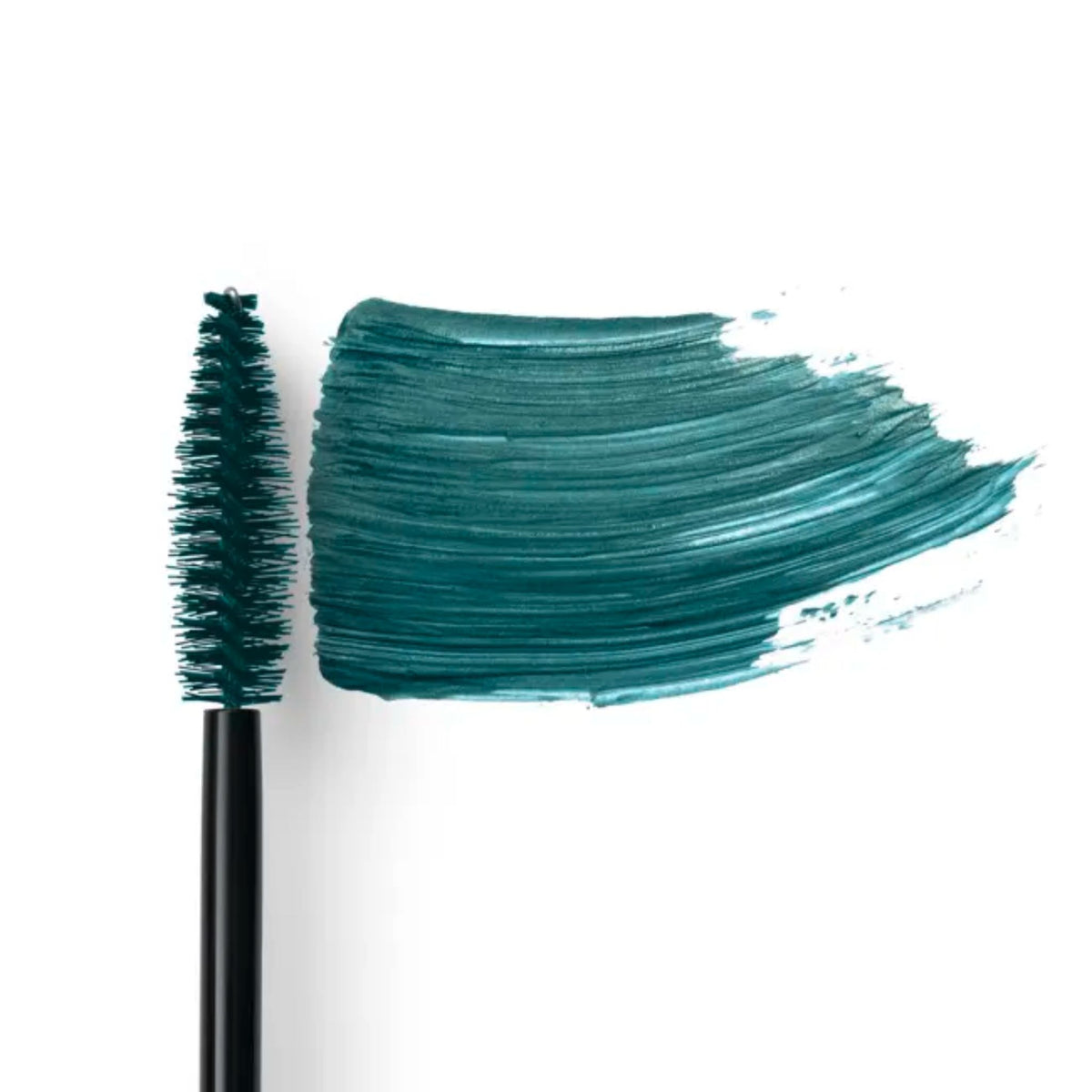 Long Lasting Mascara Limited Edition petrol mit Wimpernbürste und Farbstrichen auf weißem Hintergrund, Augen MAKEUP.